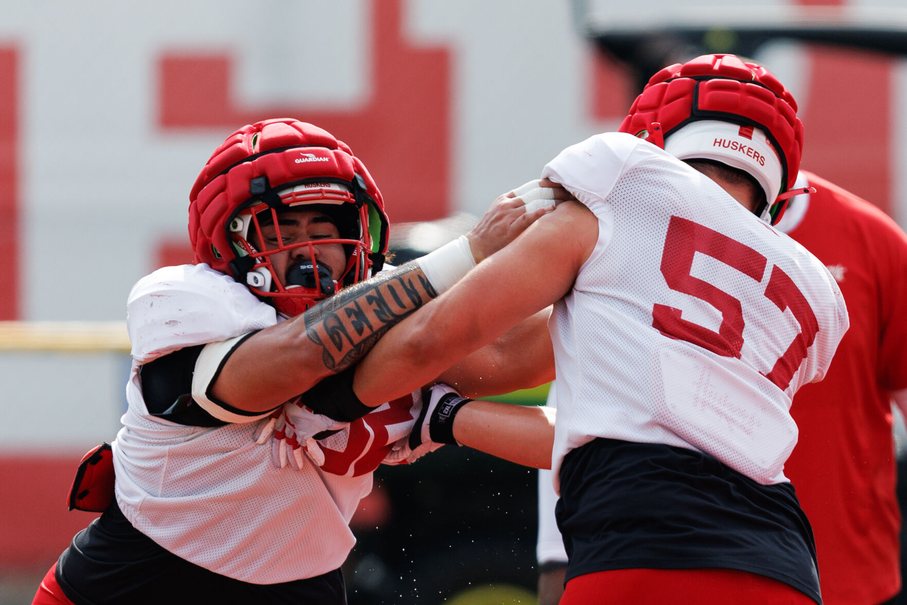 081225-owh-spo-huskerfb-01.JPG